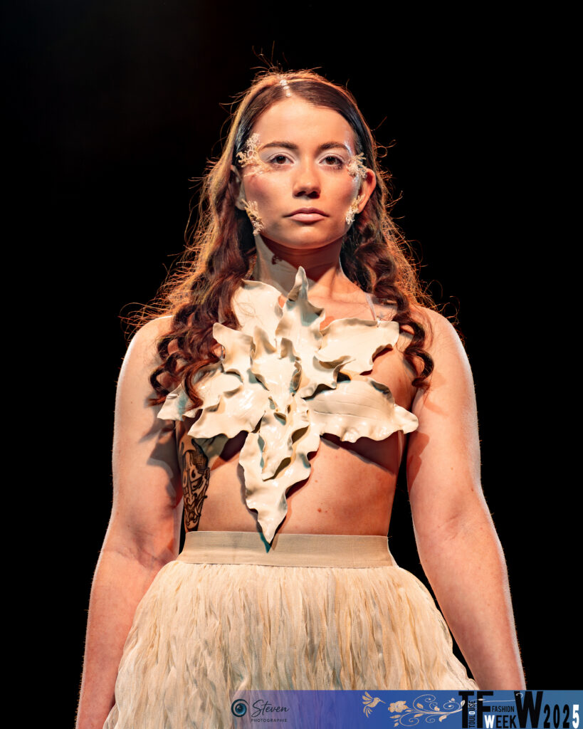 Jade Aure Créations - Fleuraison - Steven photographie - Toulouse Fashion Week 2025 - Héritage - Interference Balma - Collection présentée par un alumni de la Toulouse Fashion Week